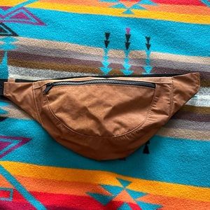 BAGGU Crescent Fanny Pack in Brown